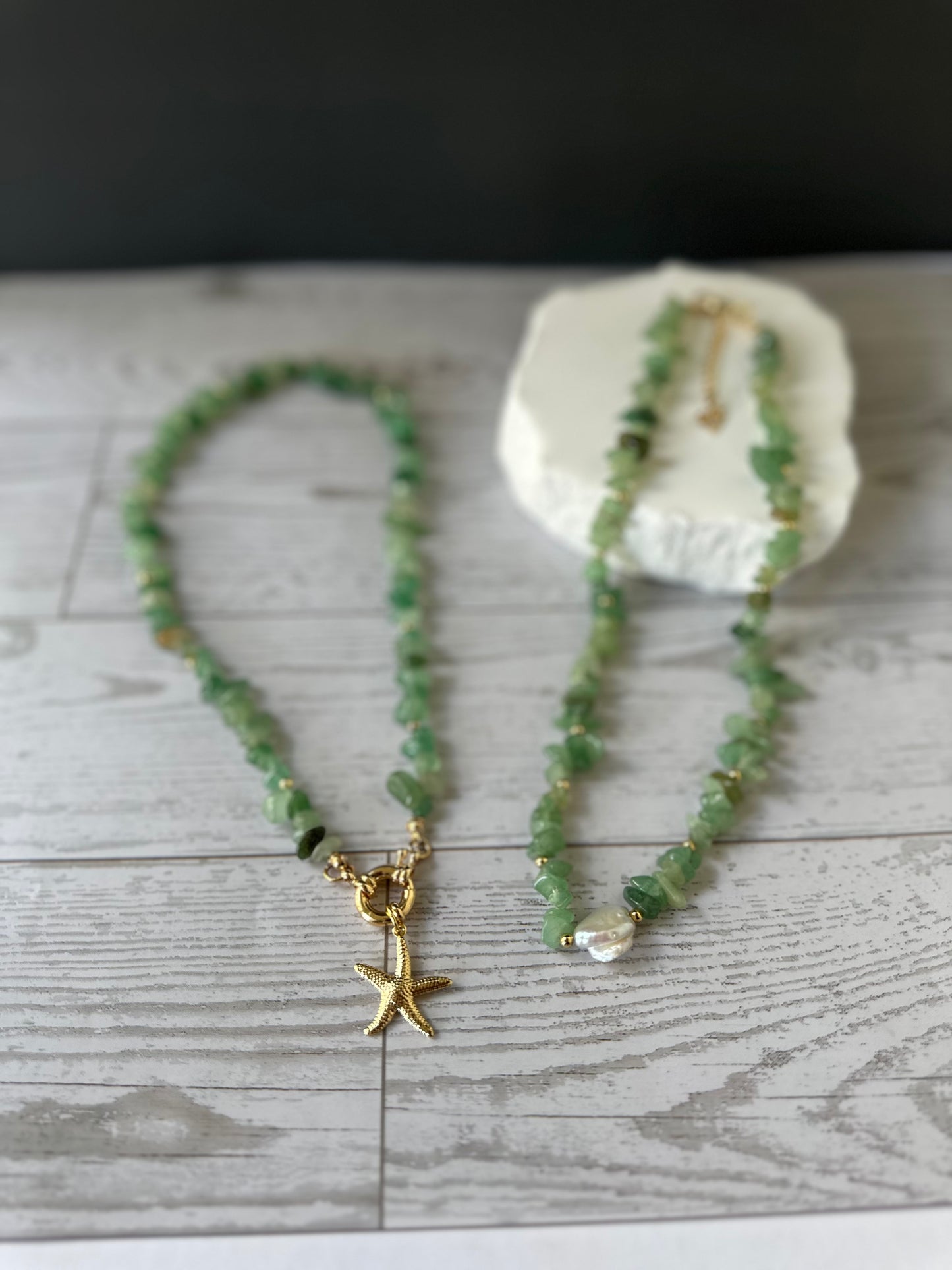 A- Collar en Piedras Jade