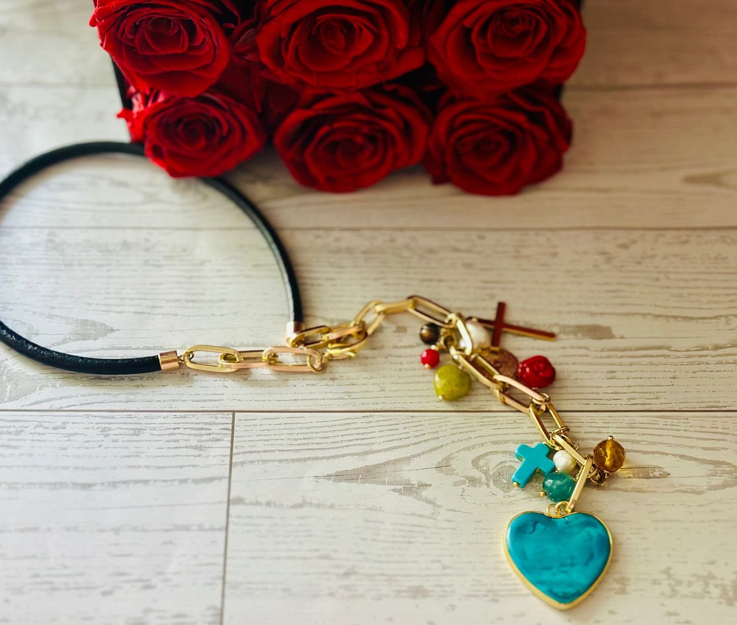 A Collar de Cuero y Cadena/Dije Corazon