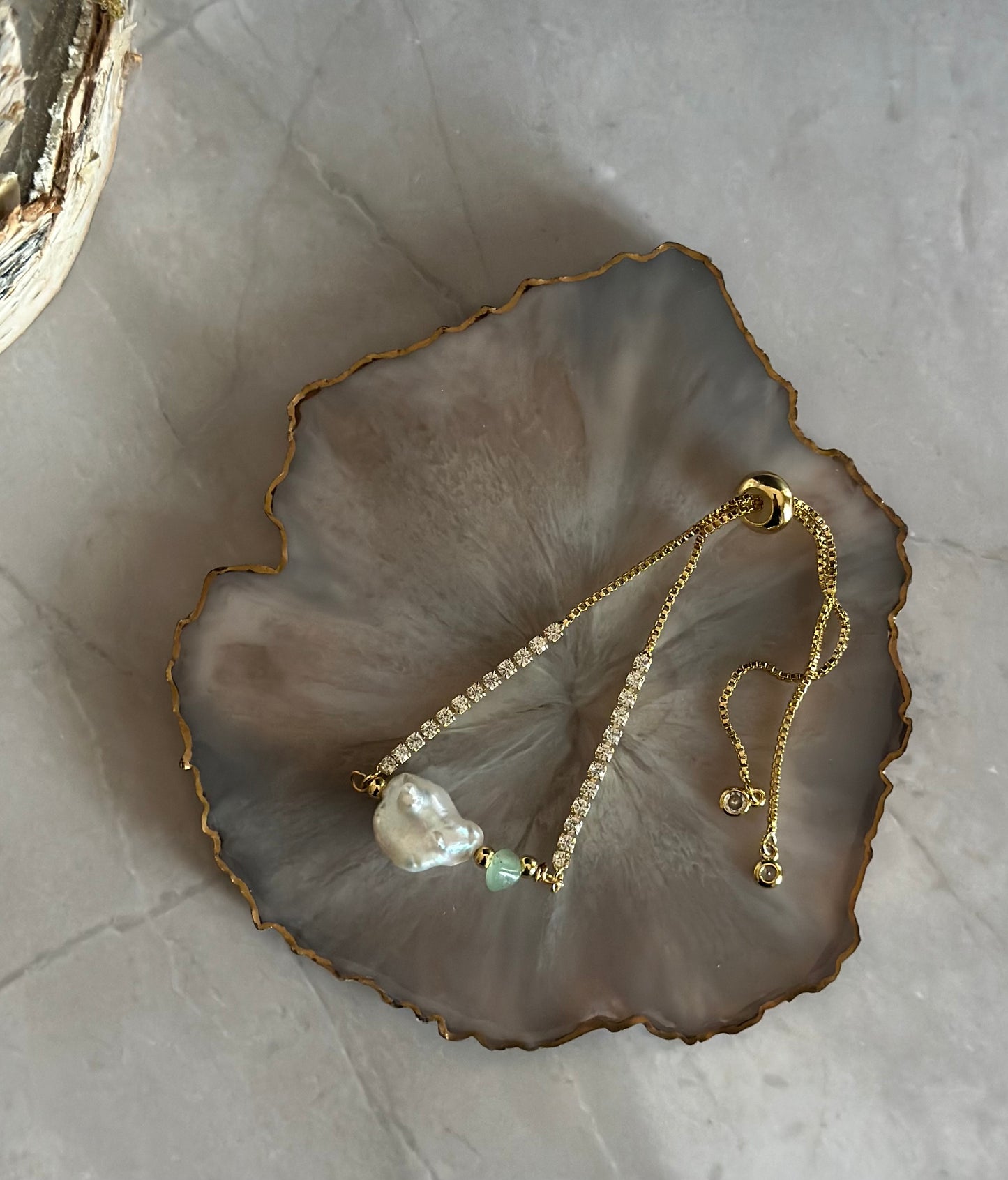 Pulseras en cadena con dijes de Perlas naturales