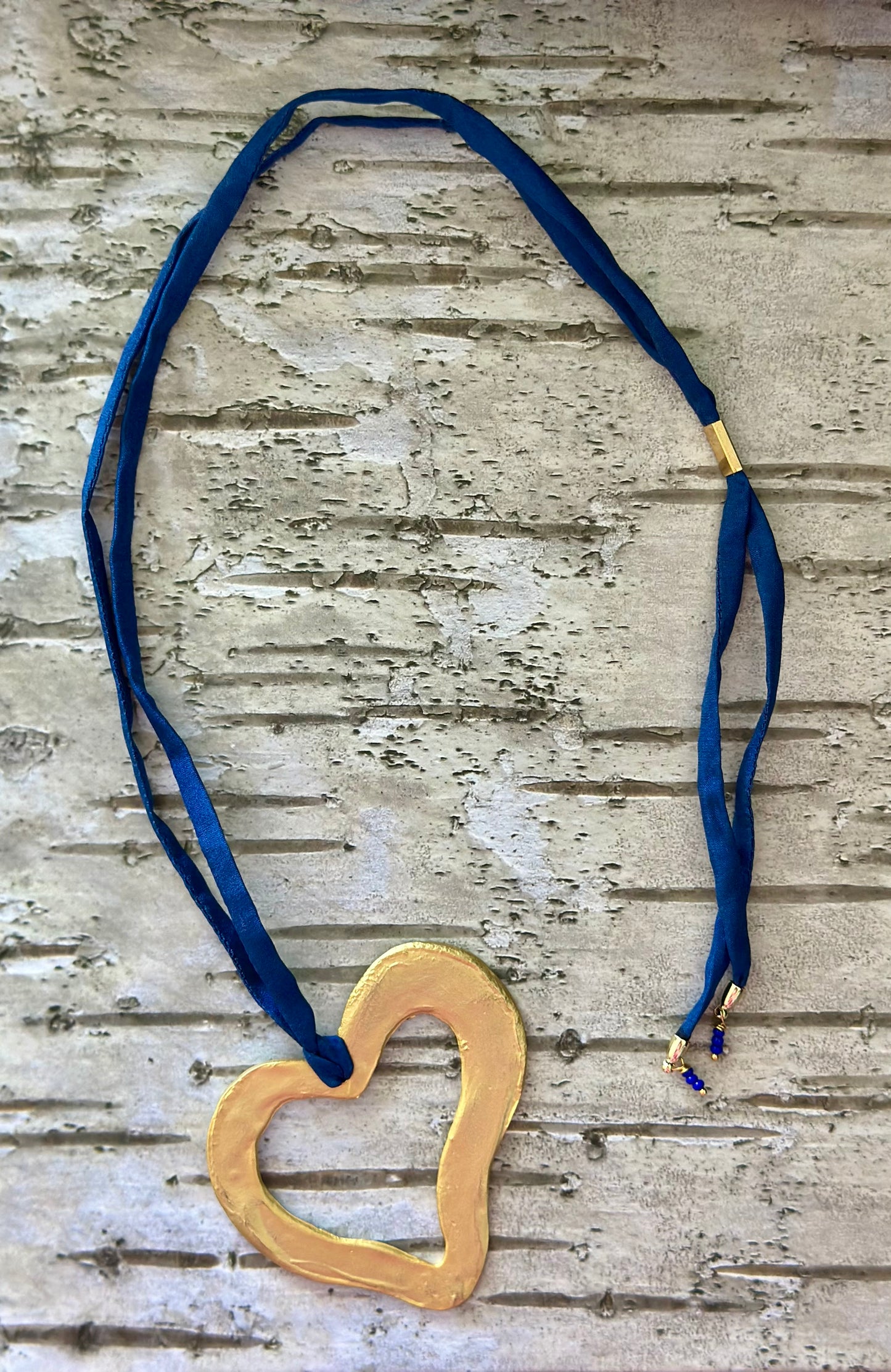 X- Collar en Cordón de Seda Azul