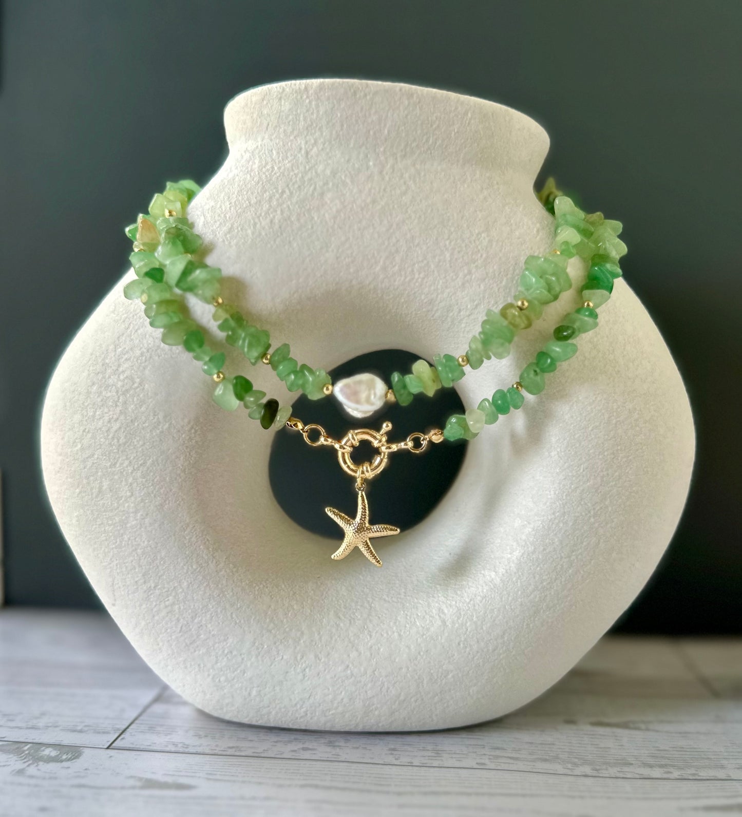 A- Collar en Piedras Jade