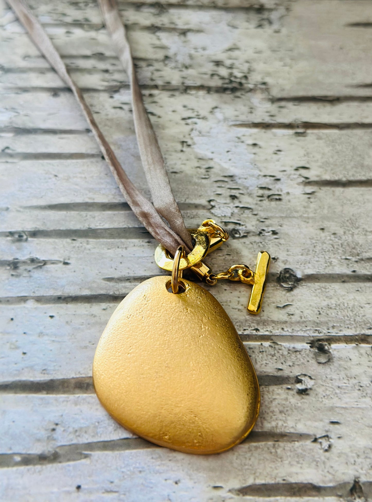 A- Cadena en cordón de Seda