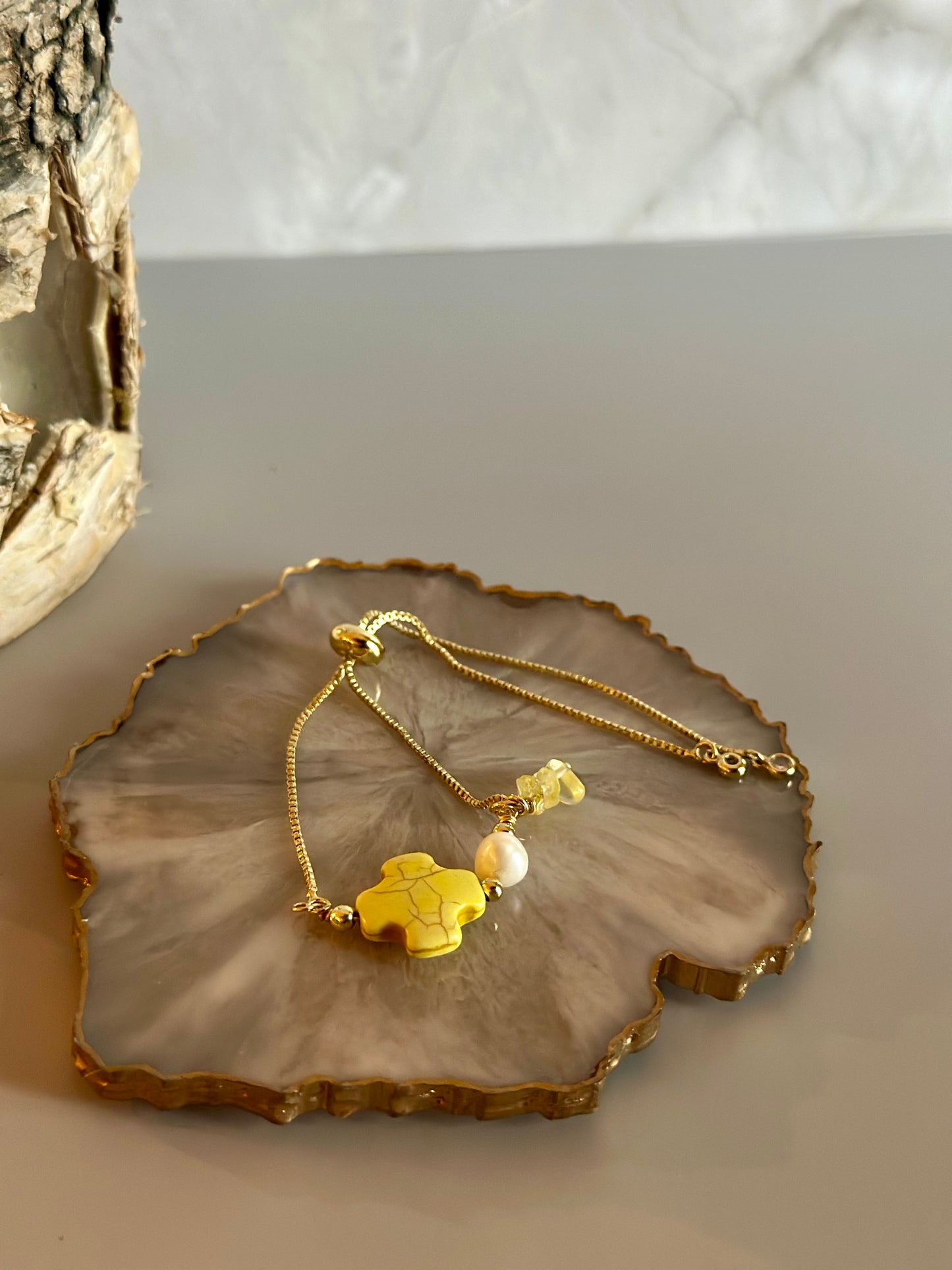 Pulseras en cadena con dijes de Cruz