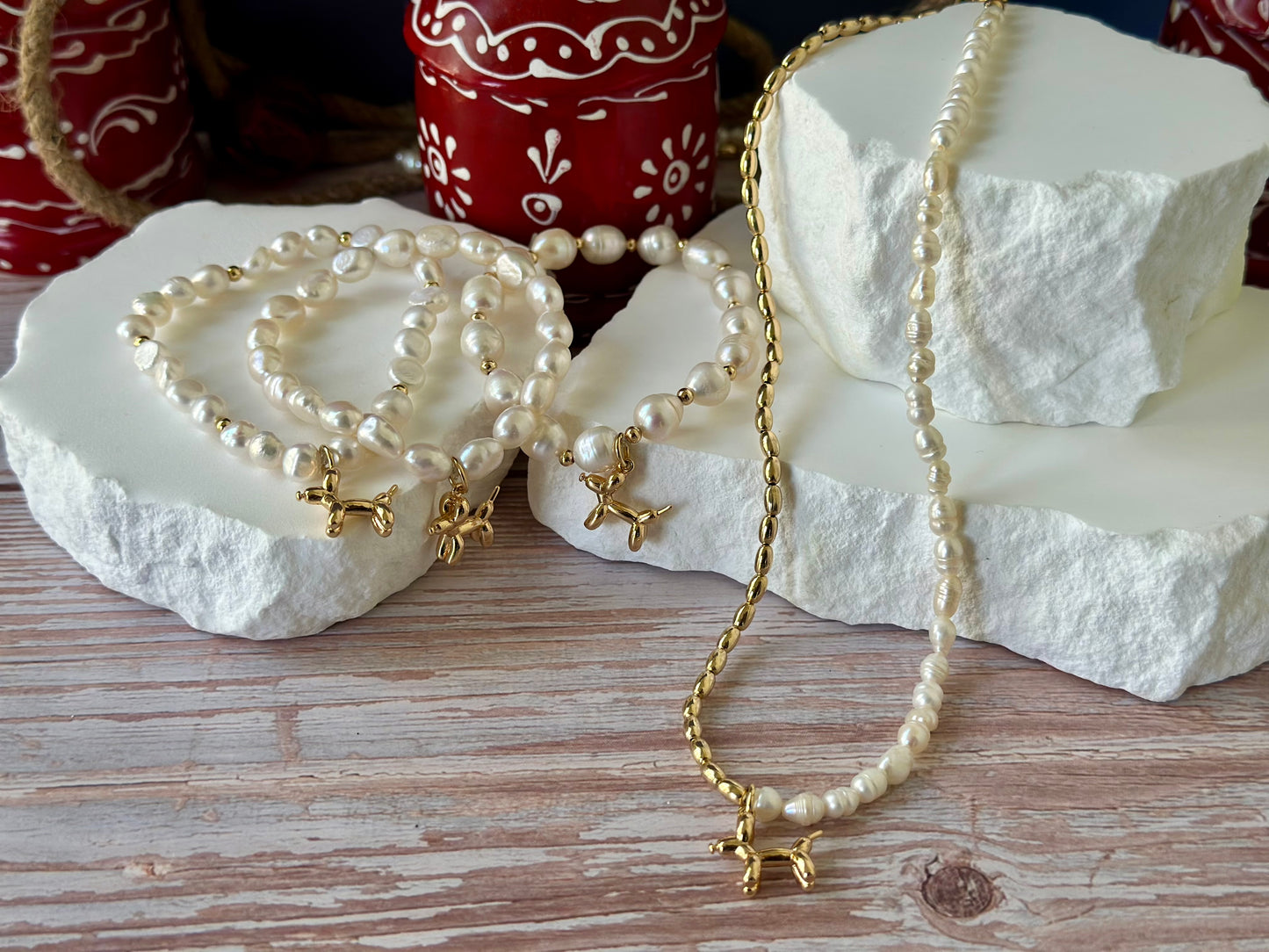 A- Pulseras de Perlas naturales y dije Canino ๐พ๐ถ