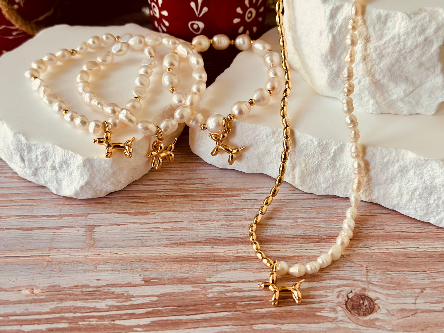 A- Pulseras de Perlas naturales y dije Canino ๐พ๐ถ