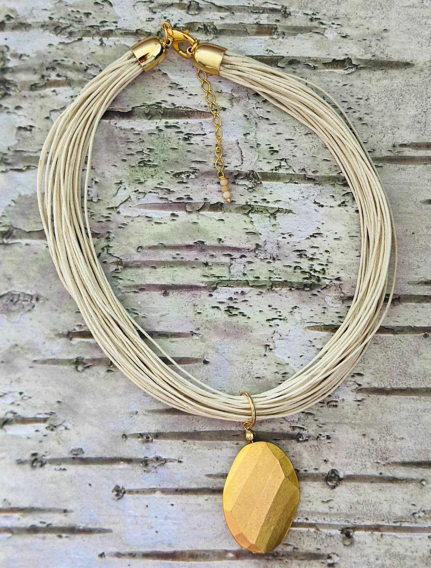 X- Collar de mecatillo blanco
