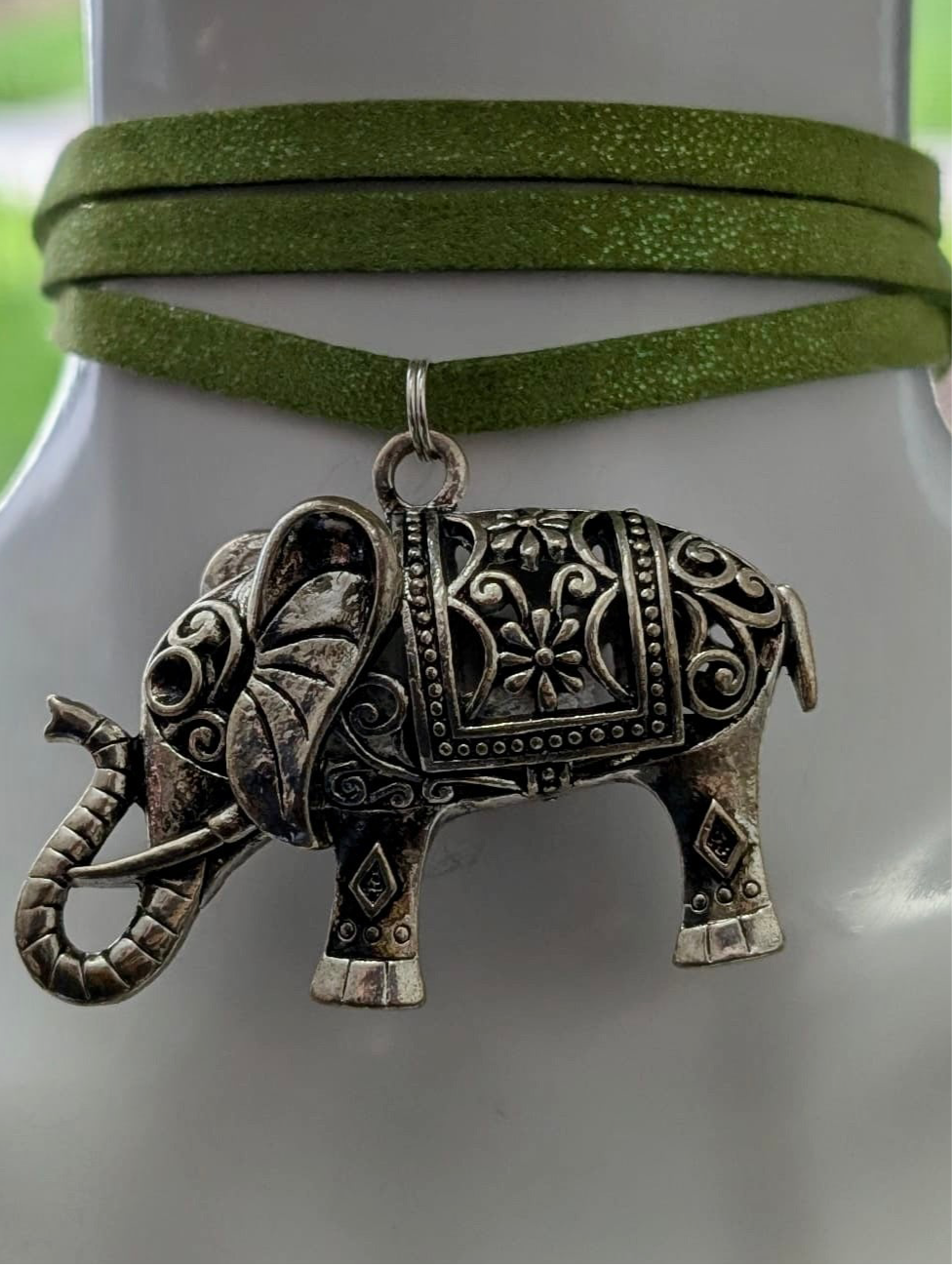 Collares de Cuero / dije Elefante π