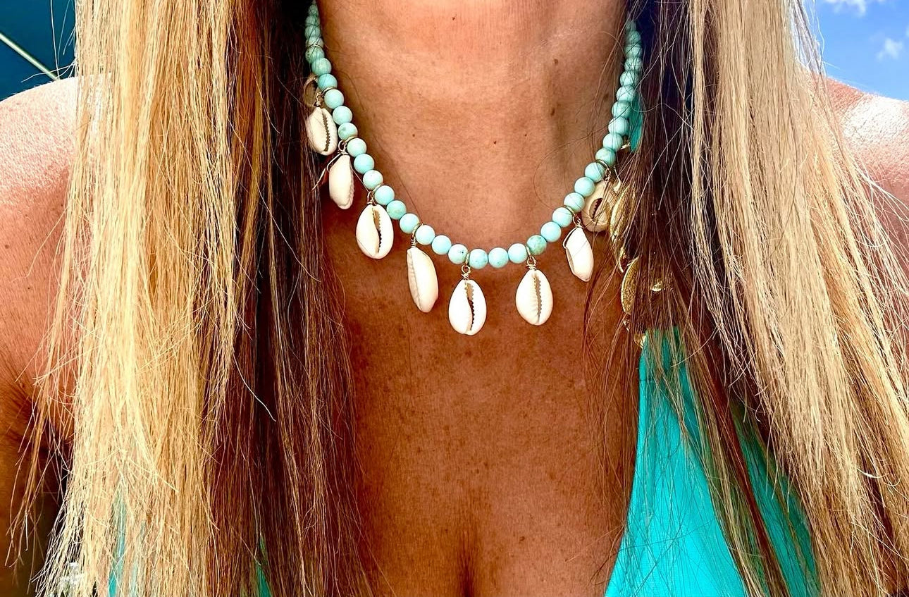 A- Collar Turquesa con Caracoles