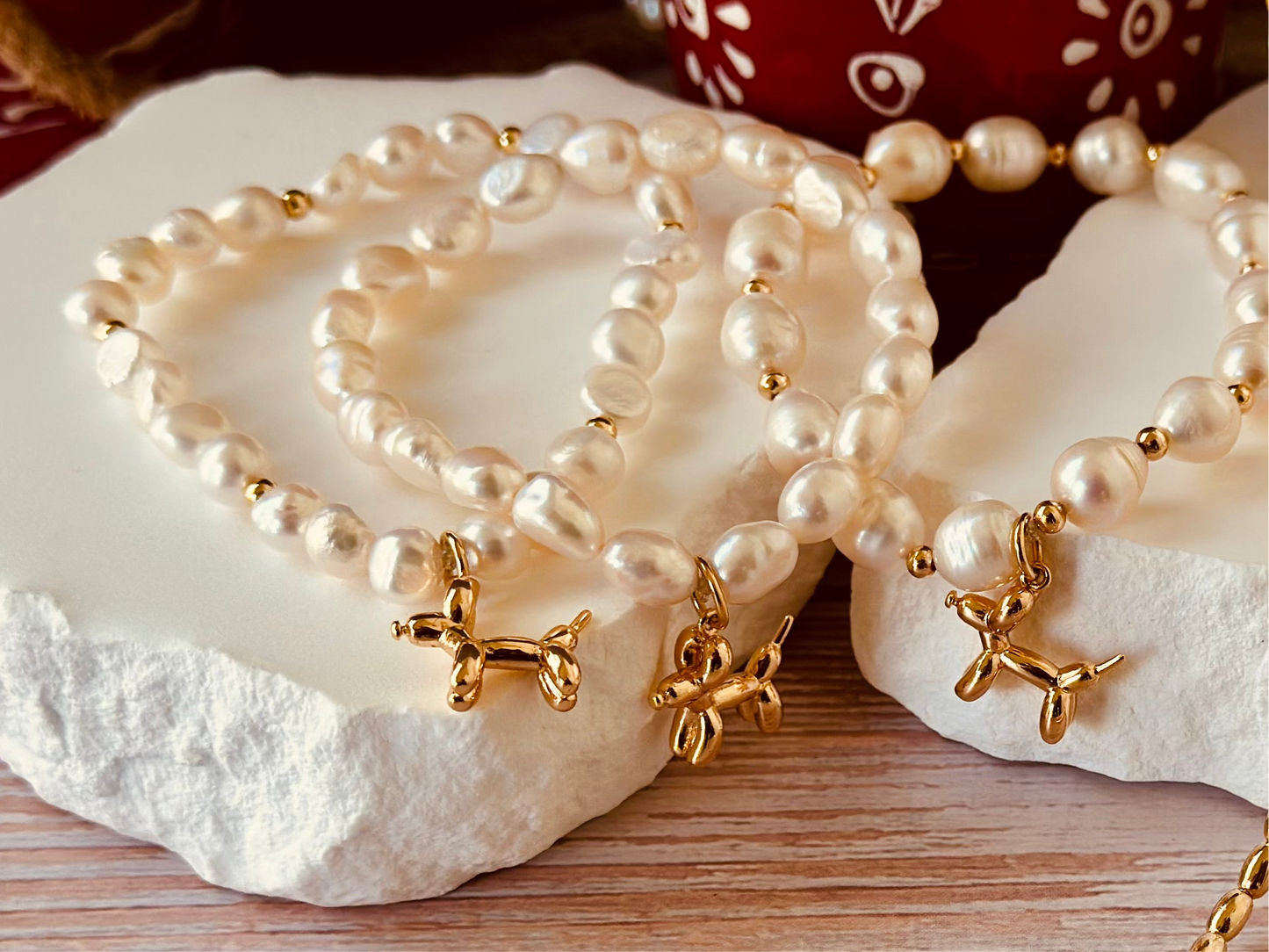 A- Pulseras de Perlas naturales y dije Canino ๐พ๐ถ