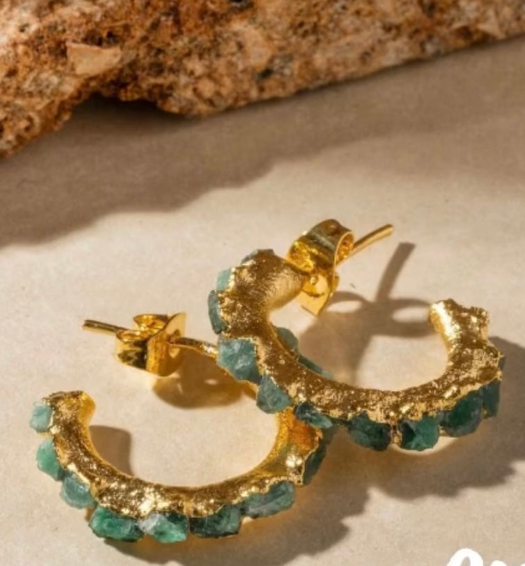 A- Aretes de Esmeraldas