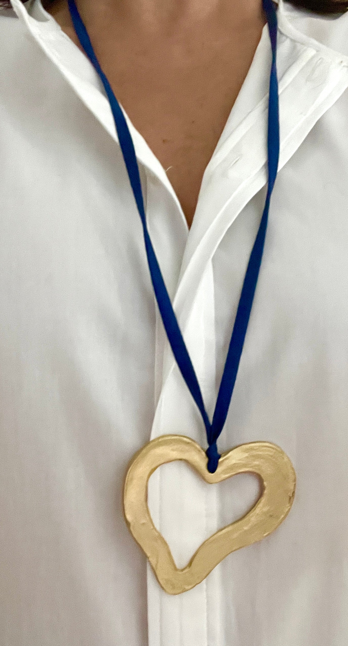 X- Collar en Cordón de Seda Azul