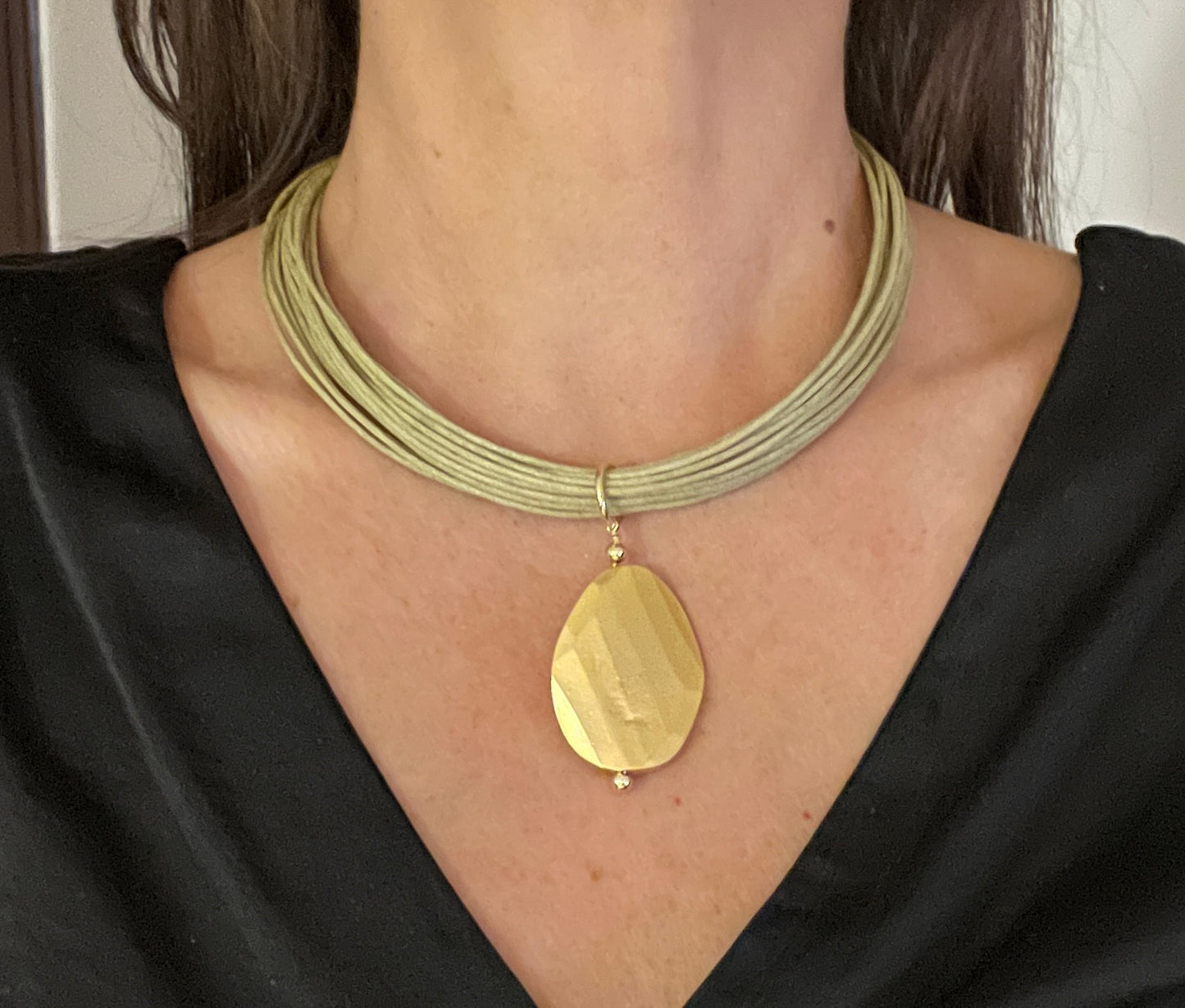 X- Collar en mecatillo verde
