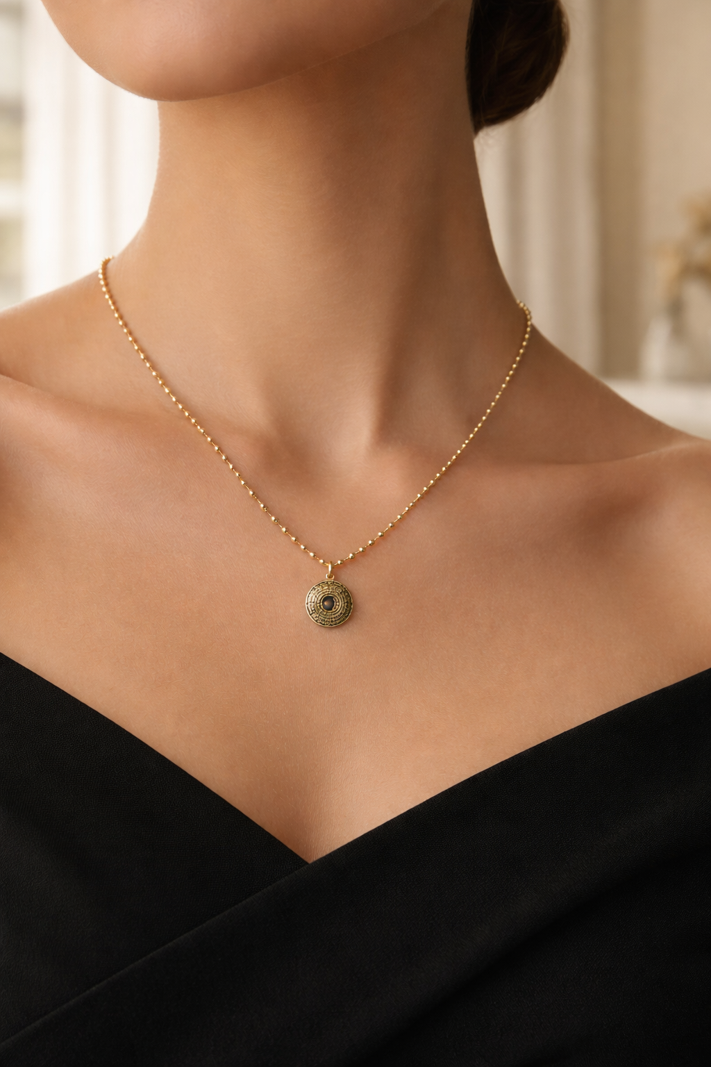 A Cadenas estilo militar con baño de oro 18k