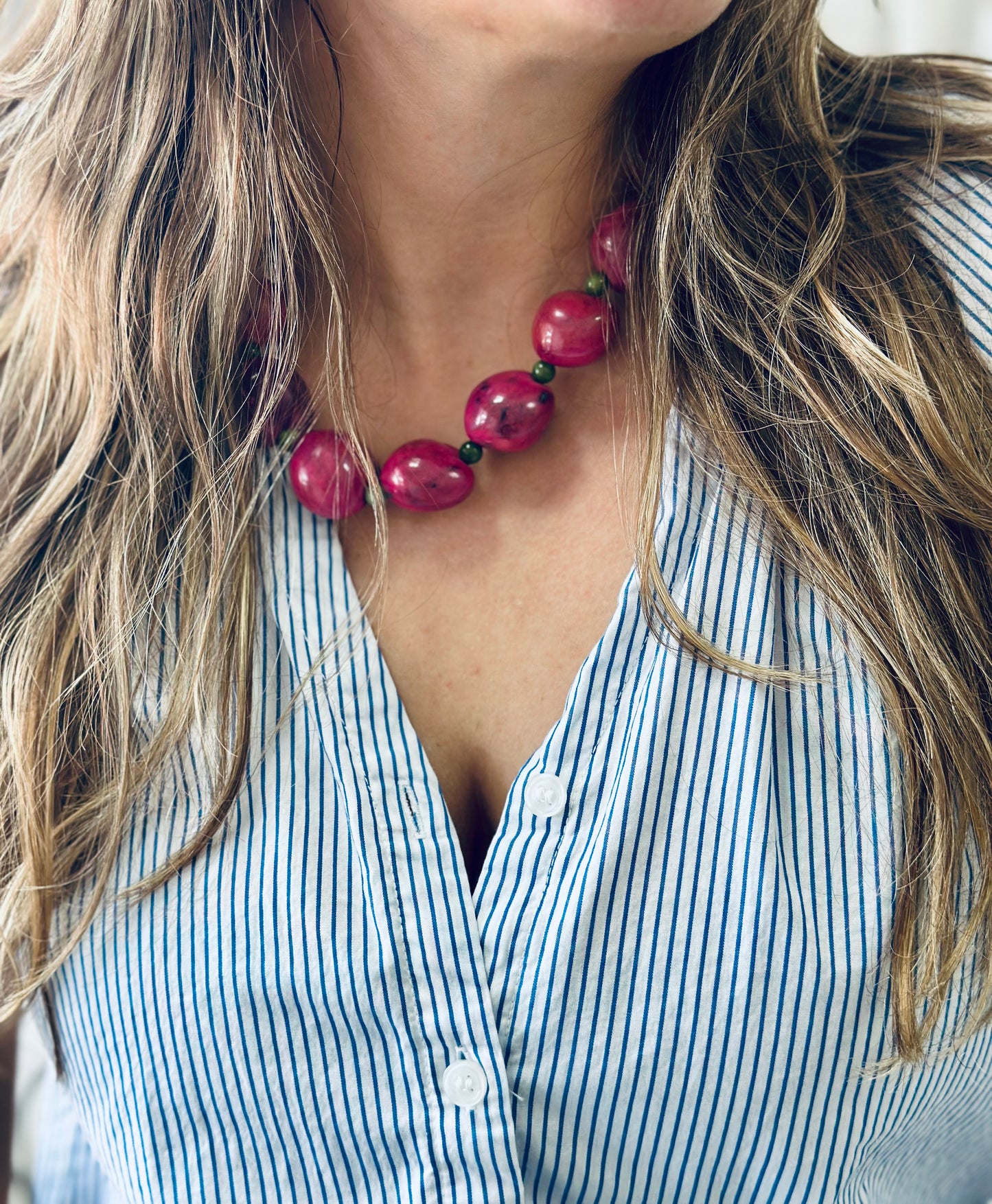 A Collar de Tagua y Ágatas