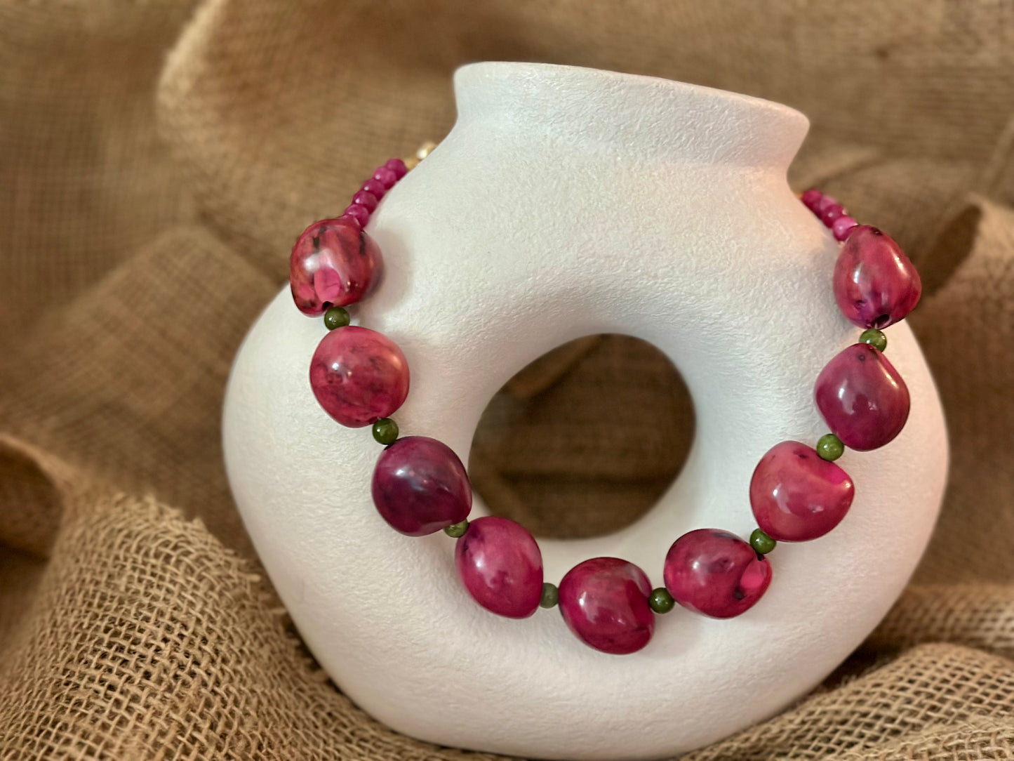 A Collar de Tagua y Ágatas