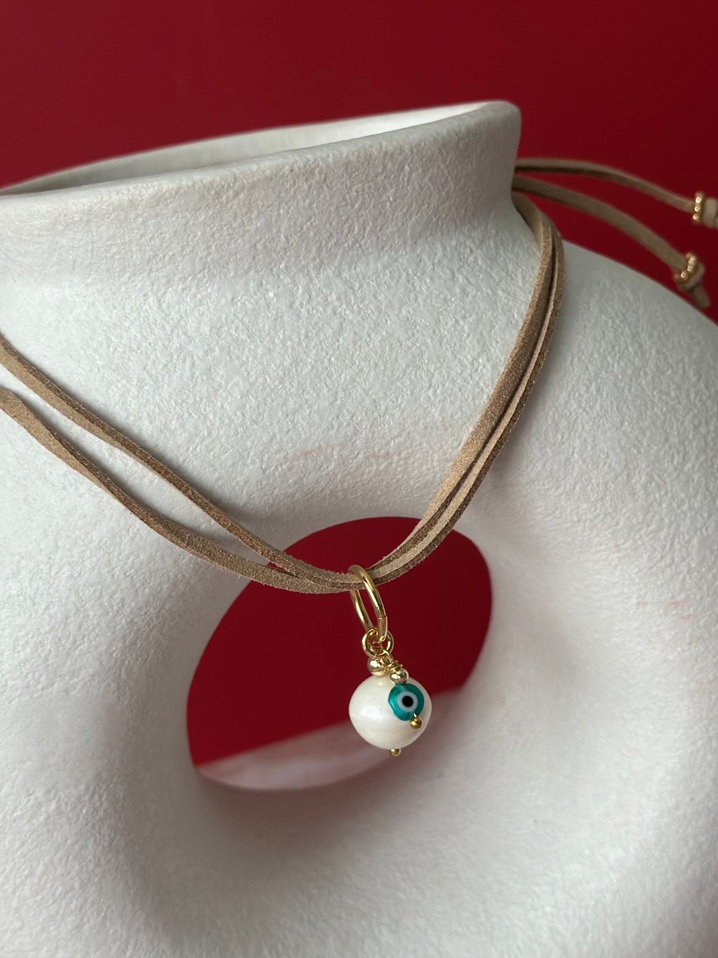 Collares de Cuero / Cream