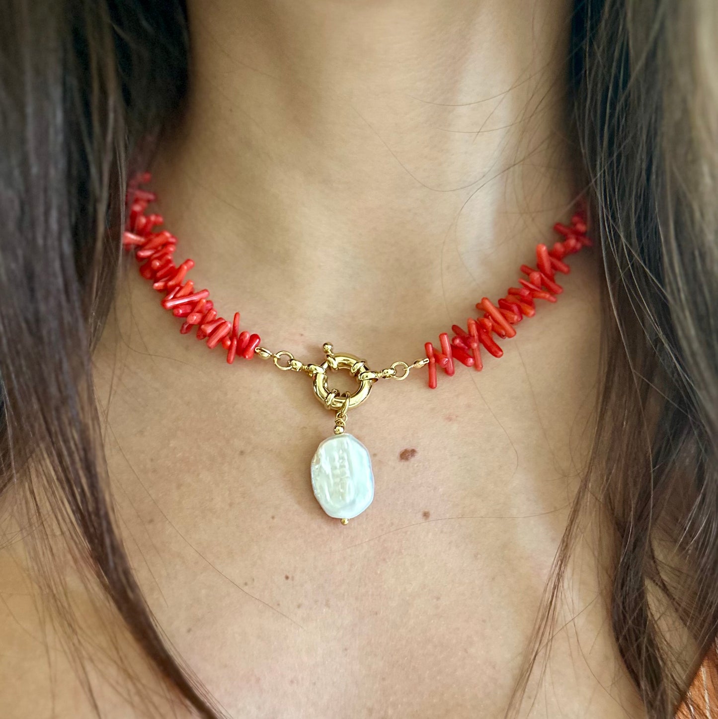 Collar de coral rojo y perla natural