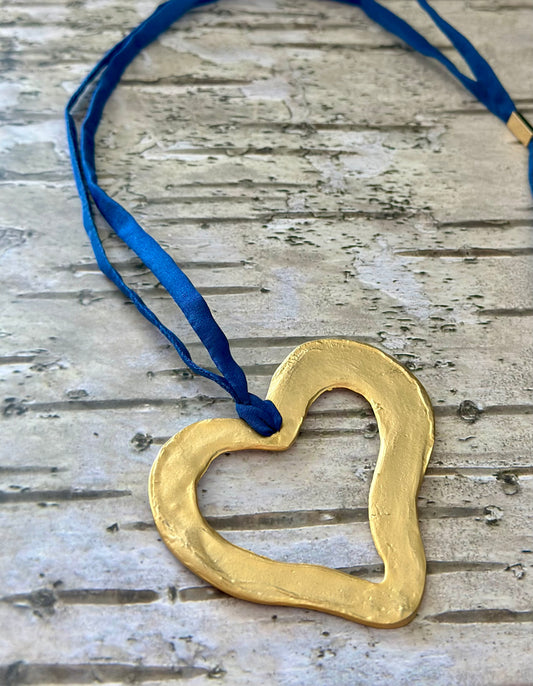 X- Collar en Cordón de Seda Azul