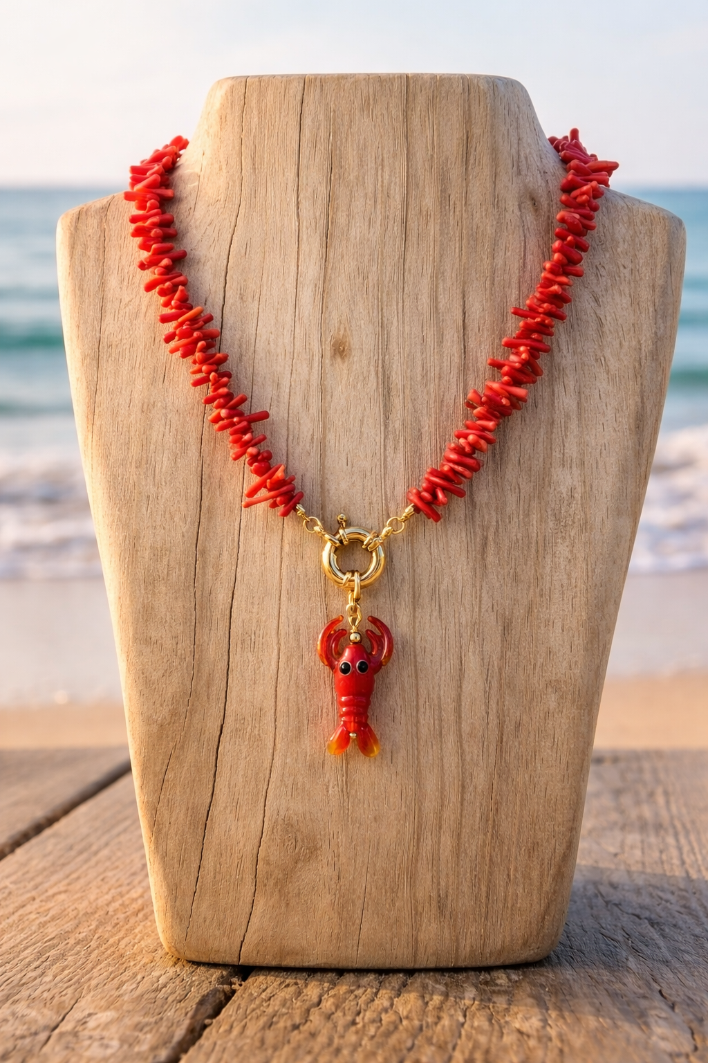 A Collar Coral rojo con dije de Langosta 🦞 en arte murano