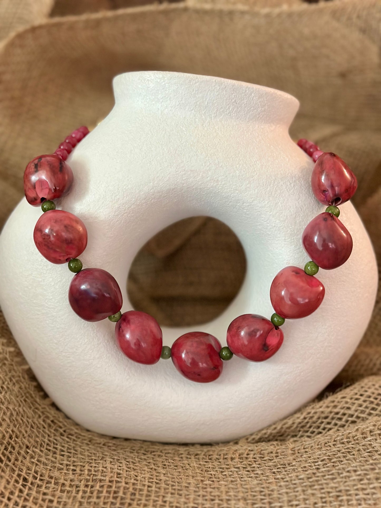 A Collar de Tagua y Ágatas
