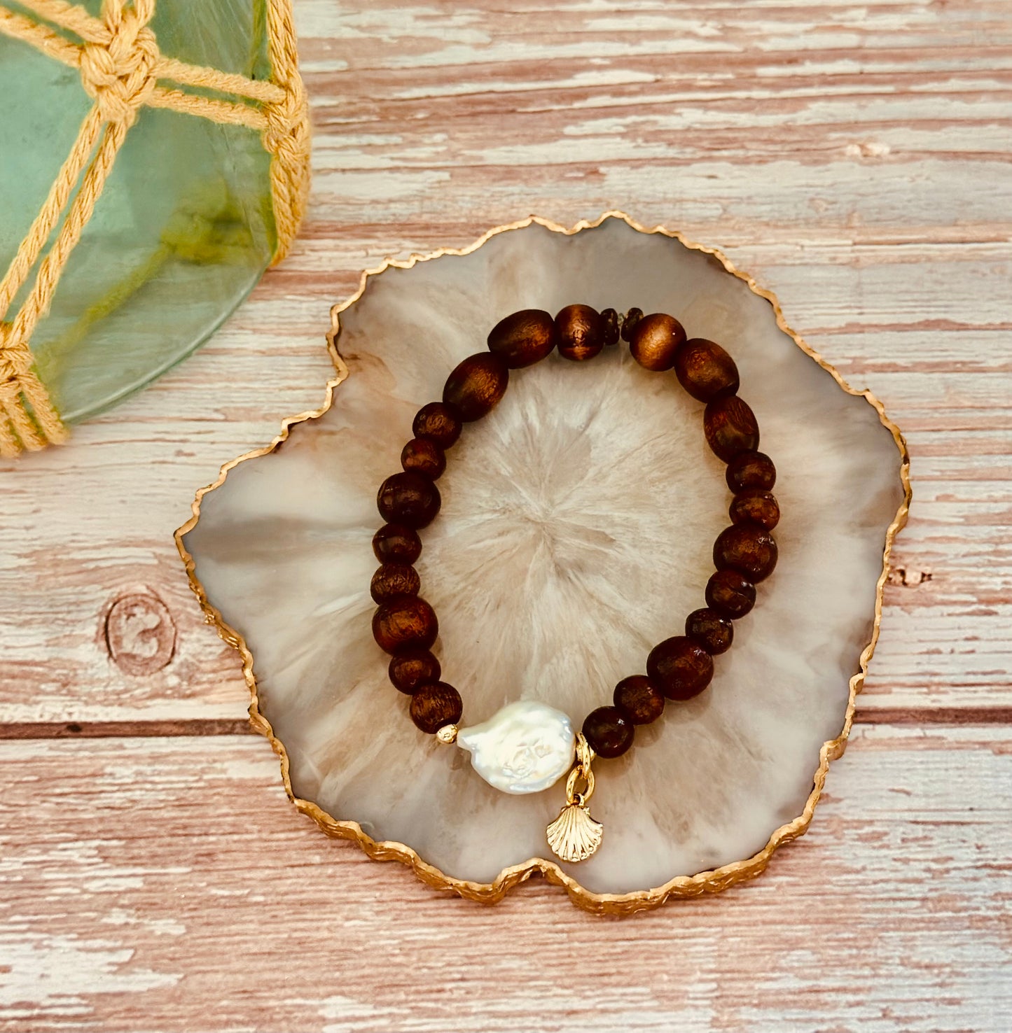 Pulseras de madera con Perla natural/Dije de Concha
