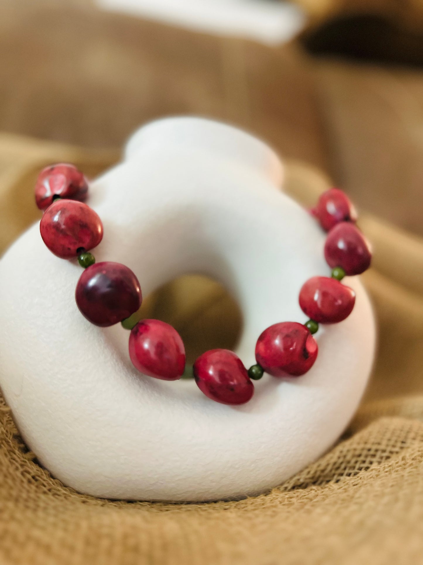 A Collar de Tagua y Ágatas