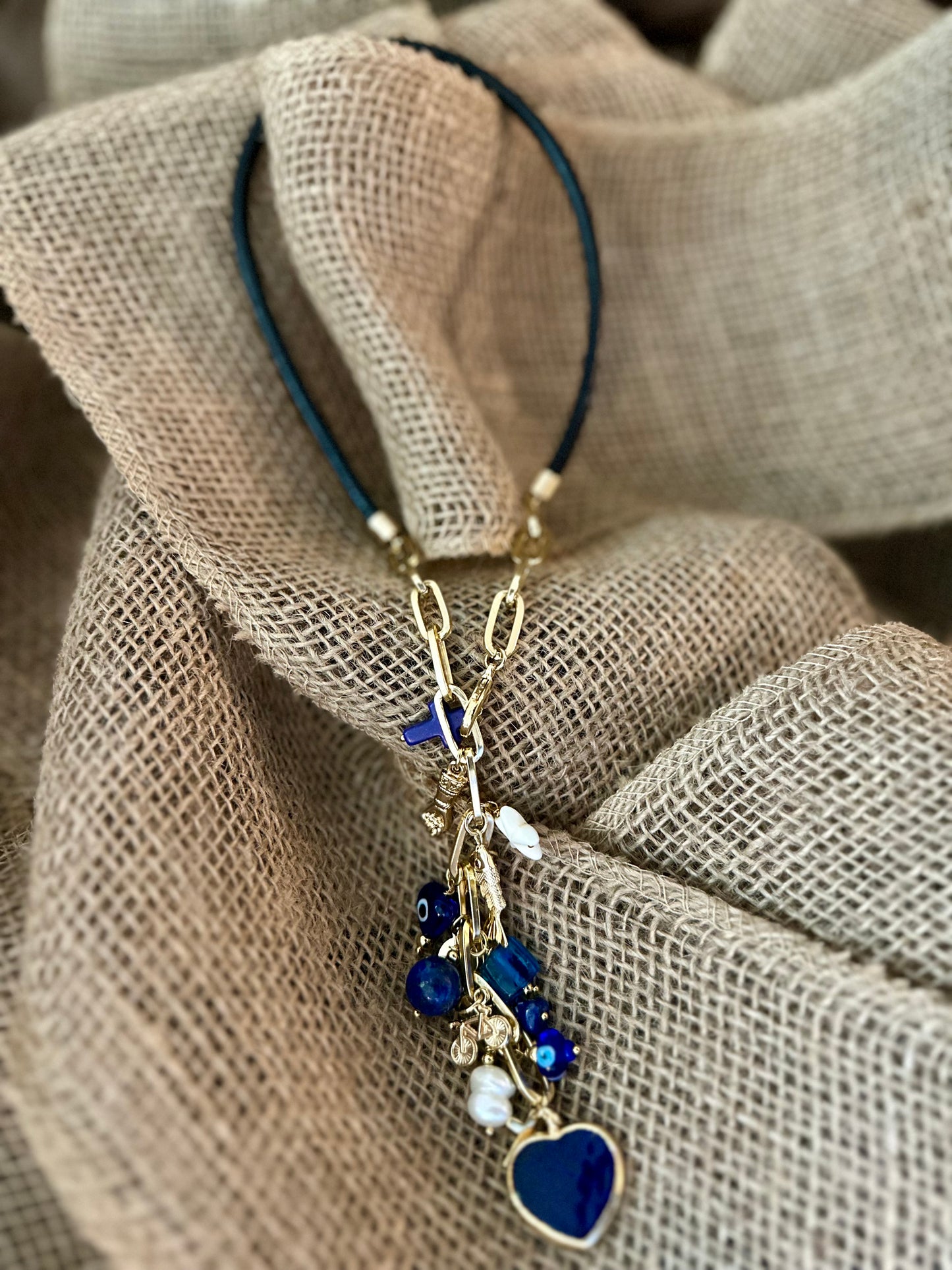 A Collar de Cuero y Cadena / Dije Corazón Azul 💙