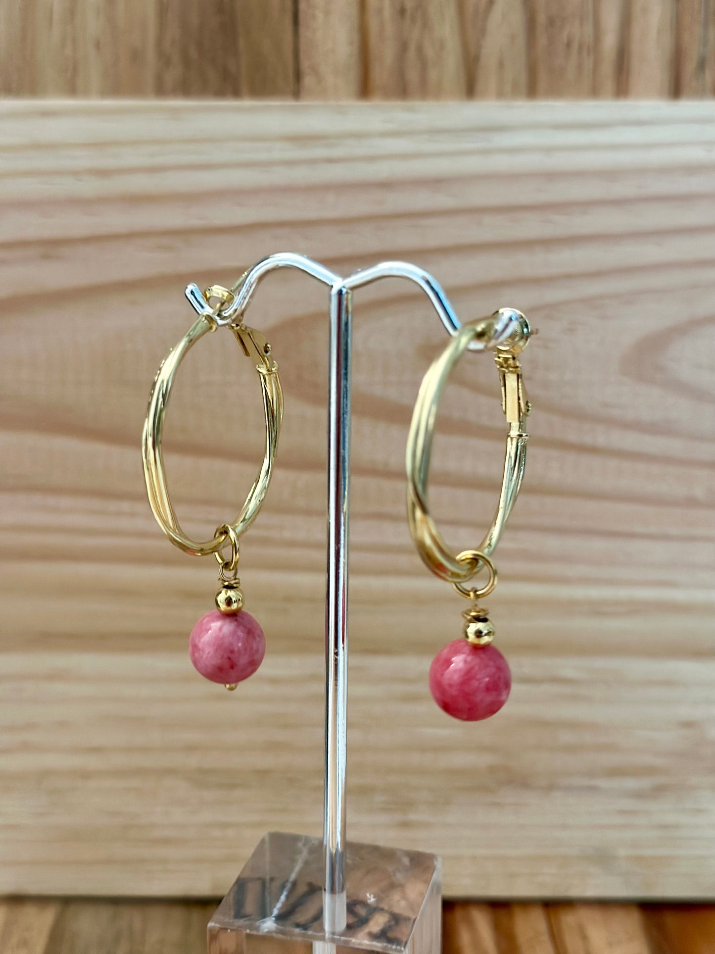 A Argollas Doradas con Piedras Ágatas