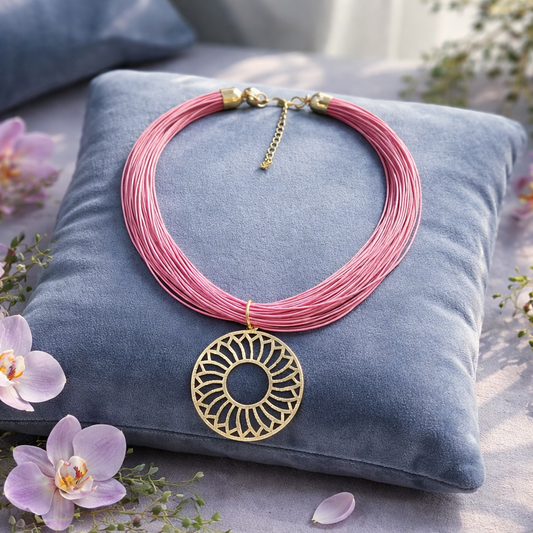 A Collar en mecatillo rosado