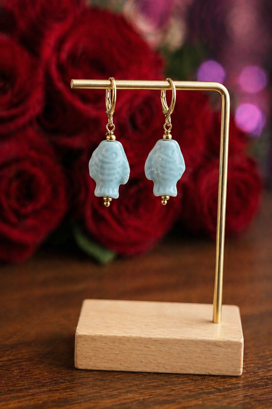 A Aretes con Pez de cerámica