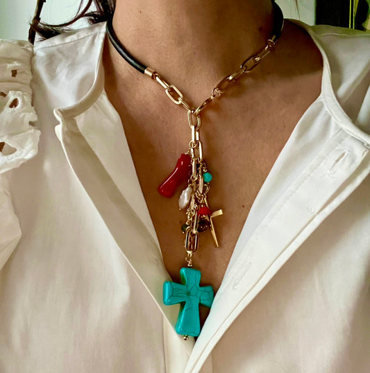 A- Collar de Cuero y Cadena / Dije Cruz