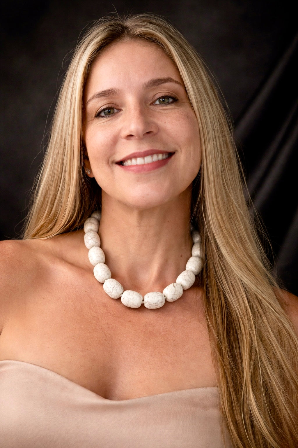 A Collar de Piedras naturales