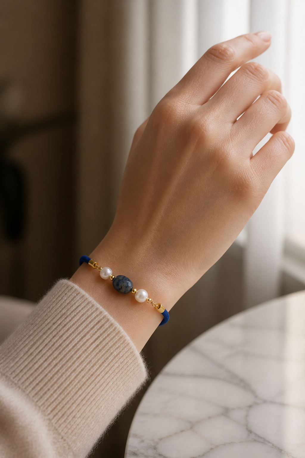 Pulsera de cordón azul con Perlas naturales y Lapislázuli