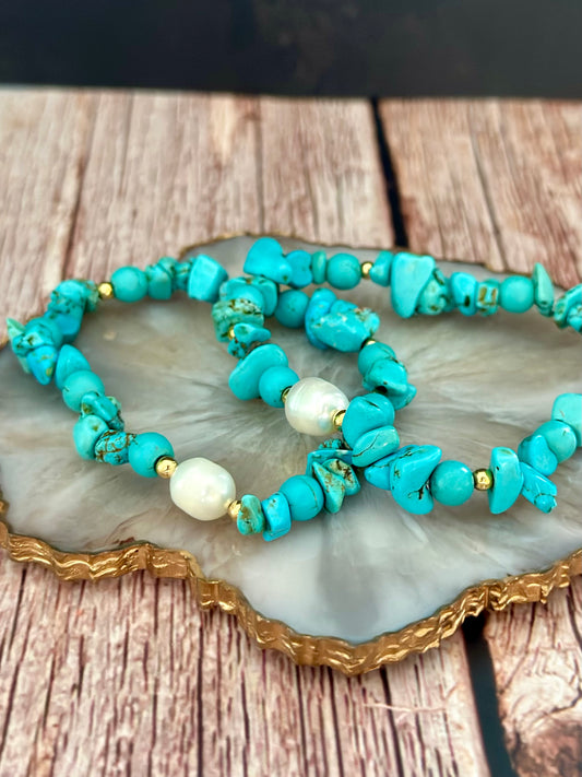A Pulseras con Piedras Turquesa y Perla natural