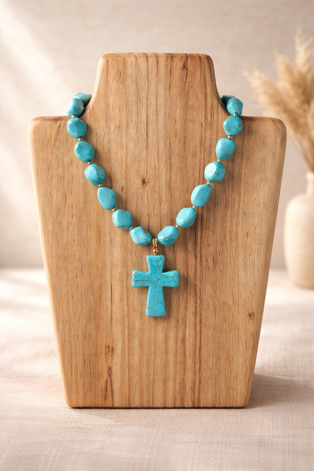 A Collar de Piedras con dije de Cruz Turquesa
