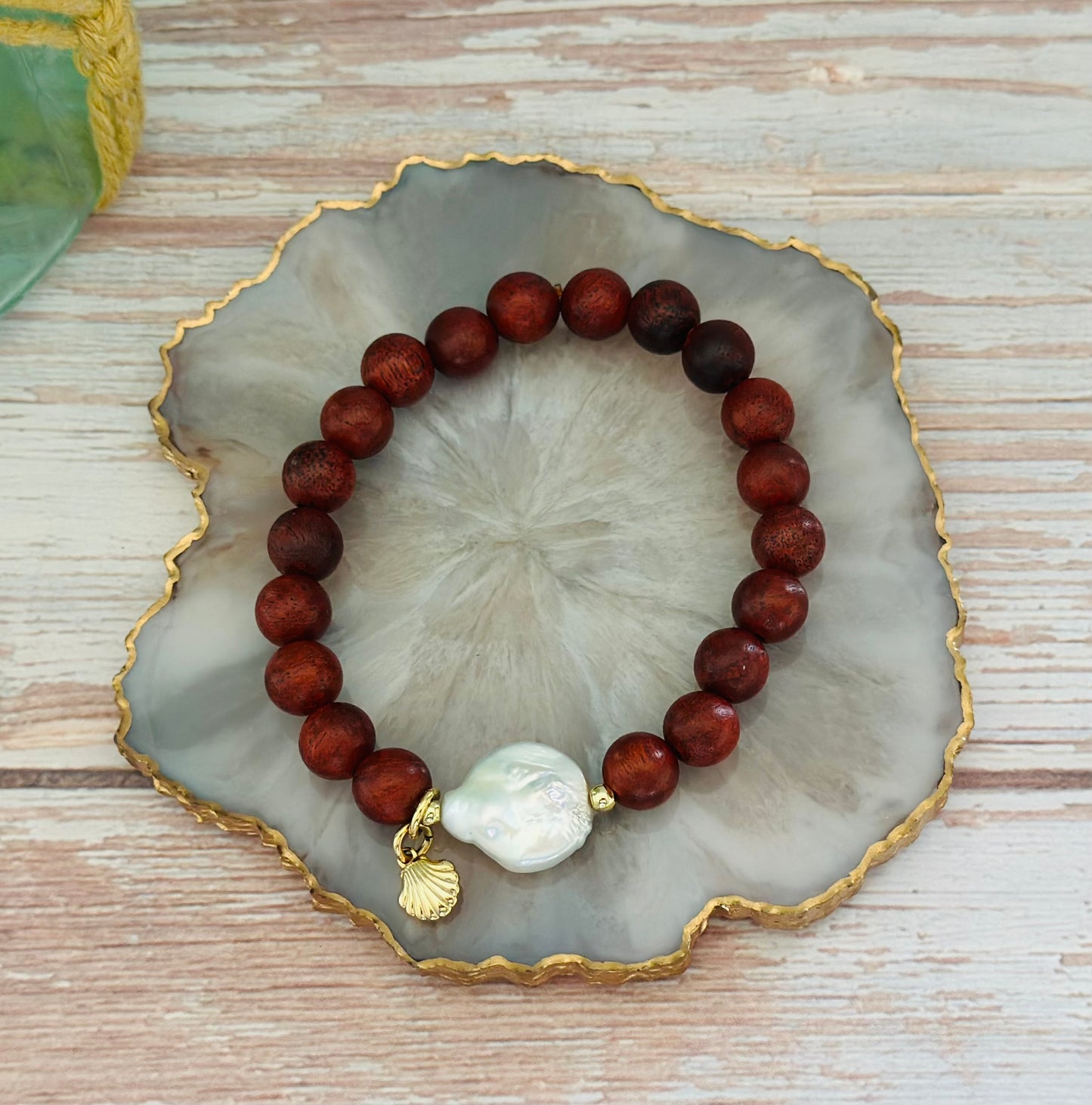 Pulseras de madera con Perla natural/Dije de Concha