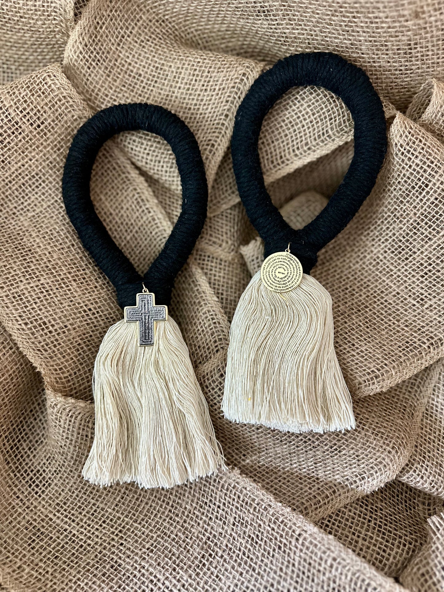 Bendición para el Hogar 🏡 negras (Cruz ó Medalla)