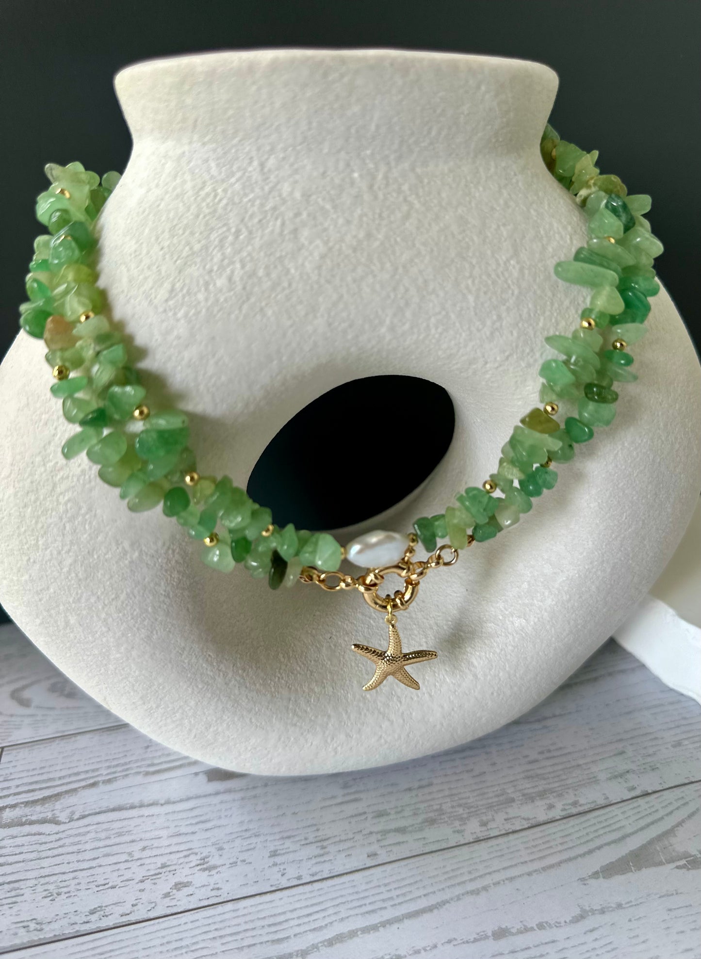 A- Collar en Piedras Jade