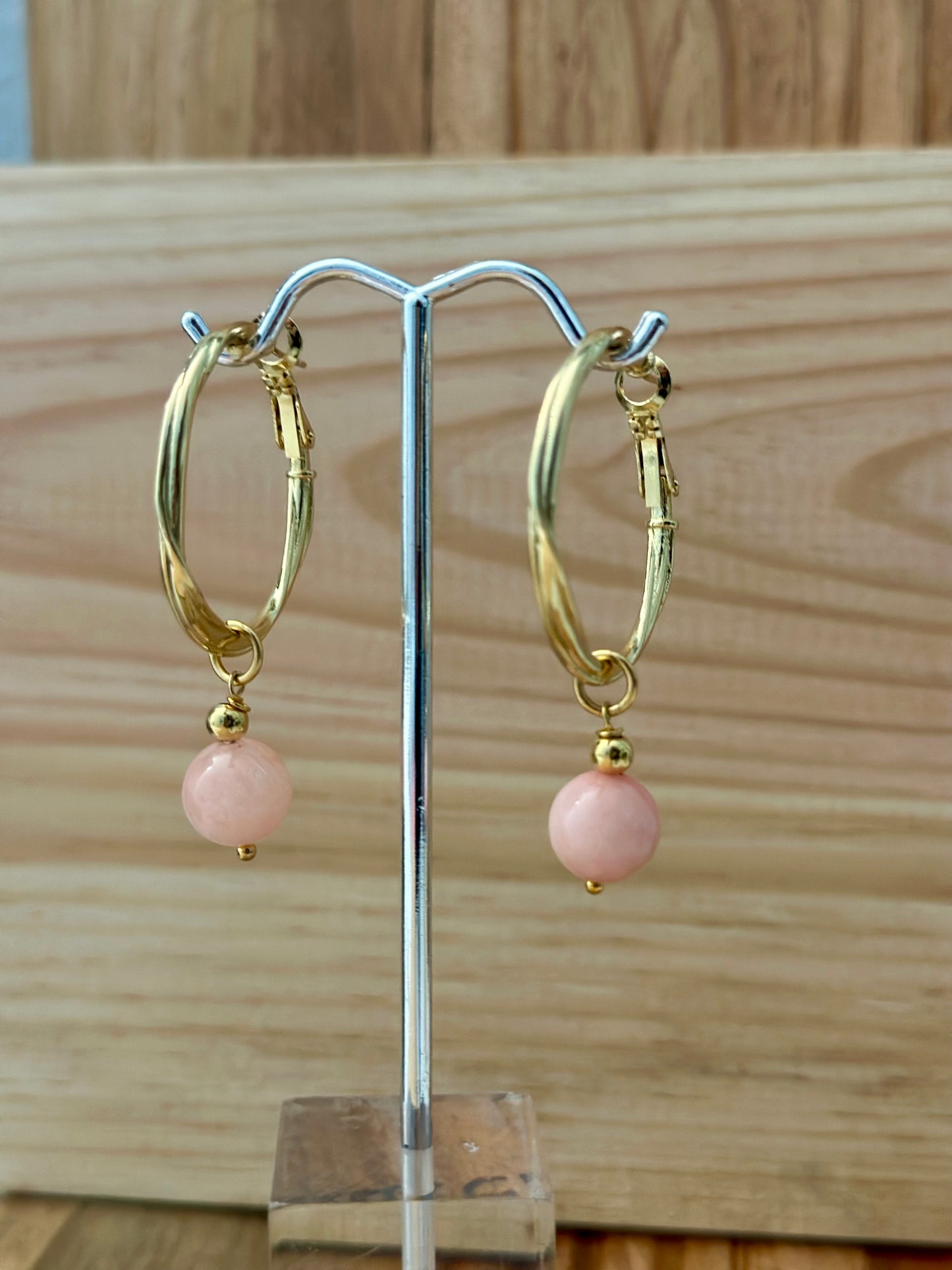 A Argollas Doradas con Piedras Ágatas