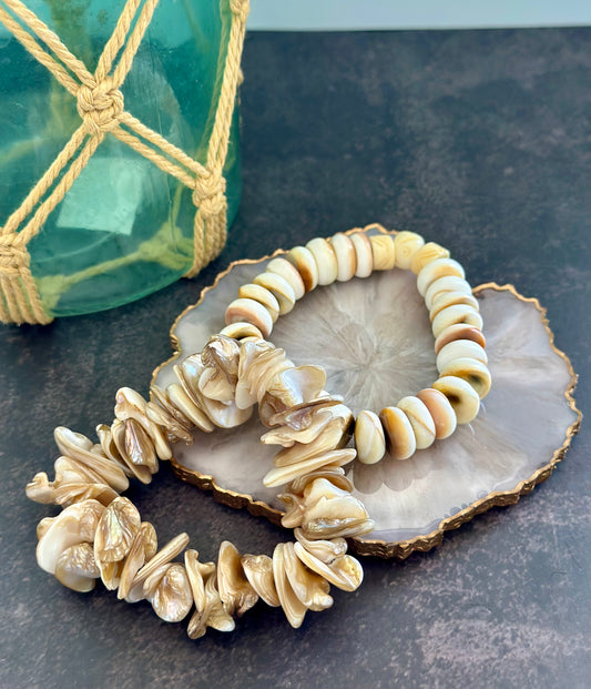 A- Pulseras de MadrePerla & Coral blanco