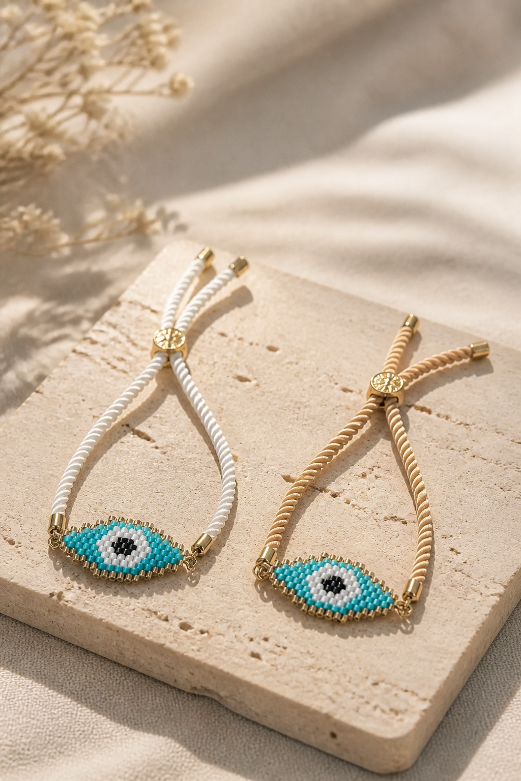 A Pulseras en cordón con dije en Miyuki