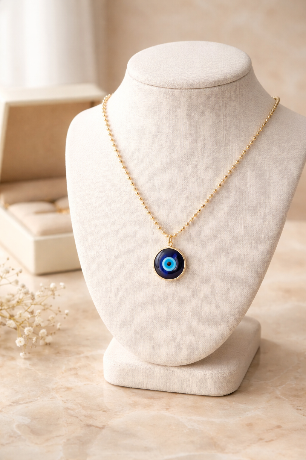 A Cadena estilo militar con baño de oro 18k y dije de Ojo Turco 🧿 (Murano)