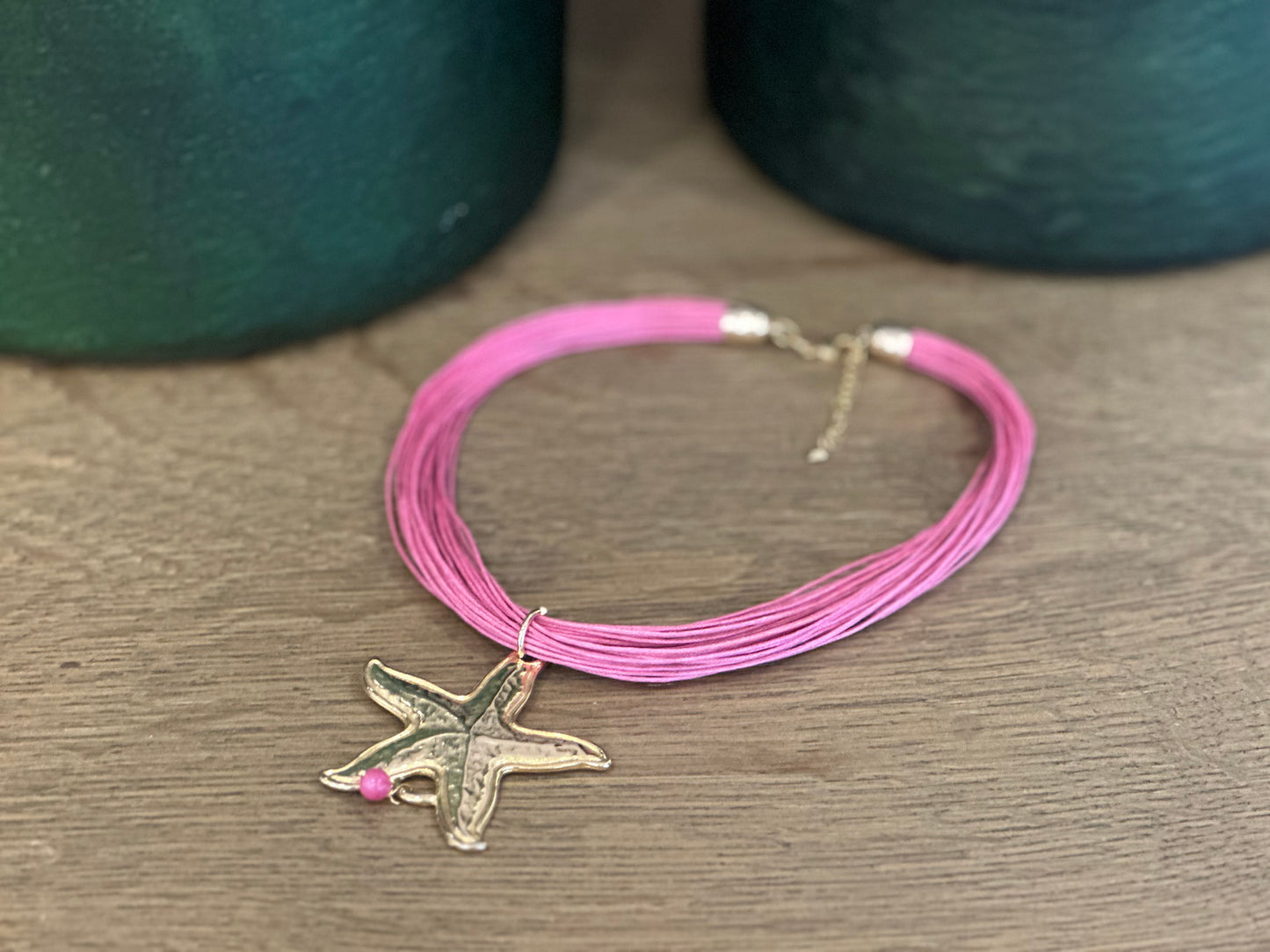 Collar en mecatillo rosado