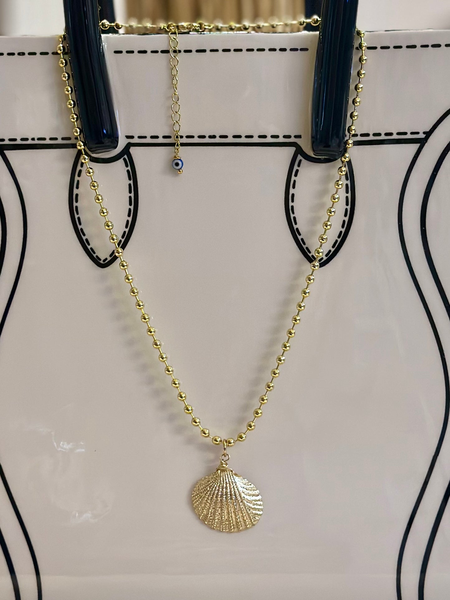 A Cadenas estilo militar con baño de oro 18k