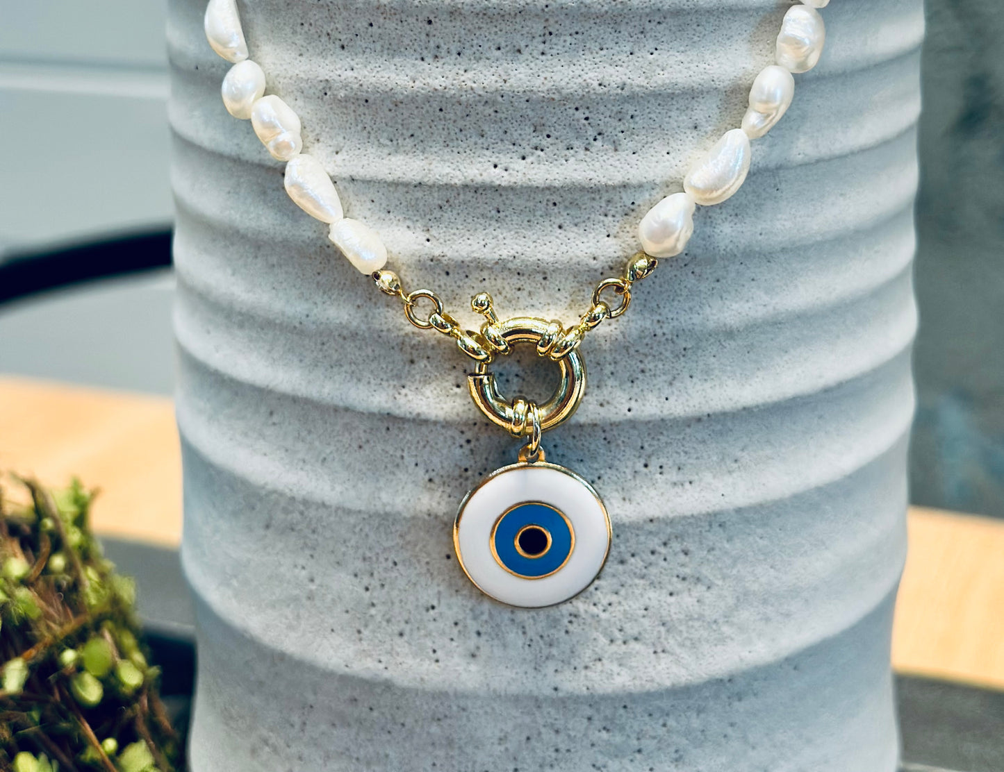 A Collar de Perlas naturales con dije de Ojo Turco 🧿