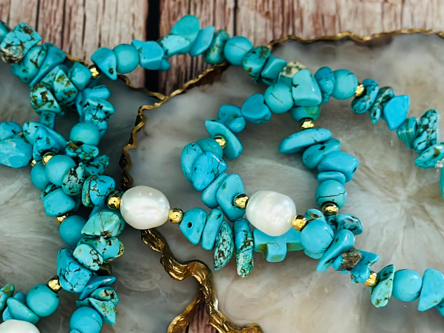 A Pulseras con Piedras Turquesa y Perla natural