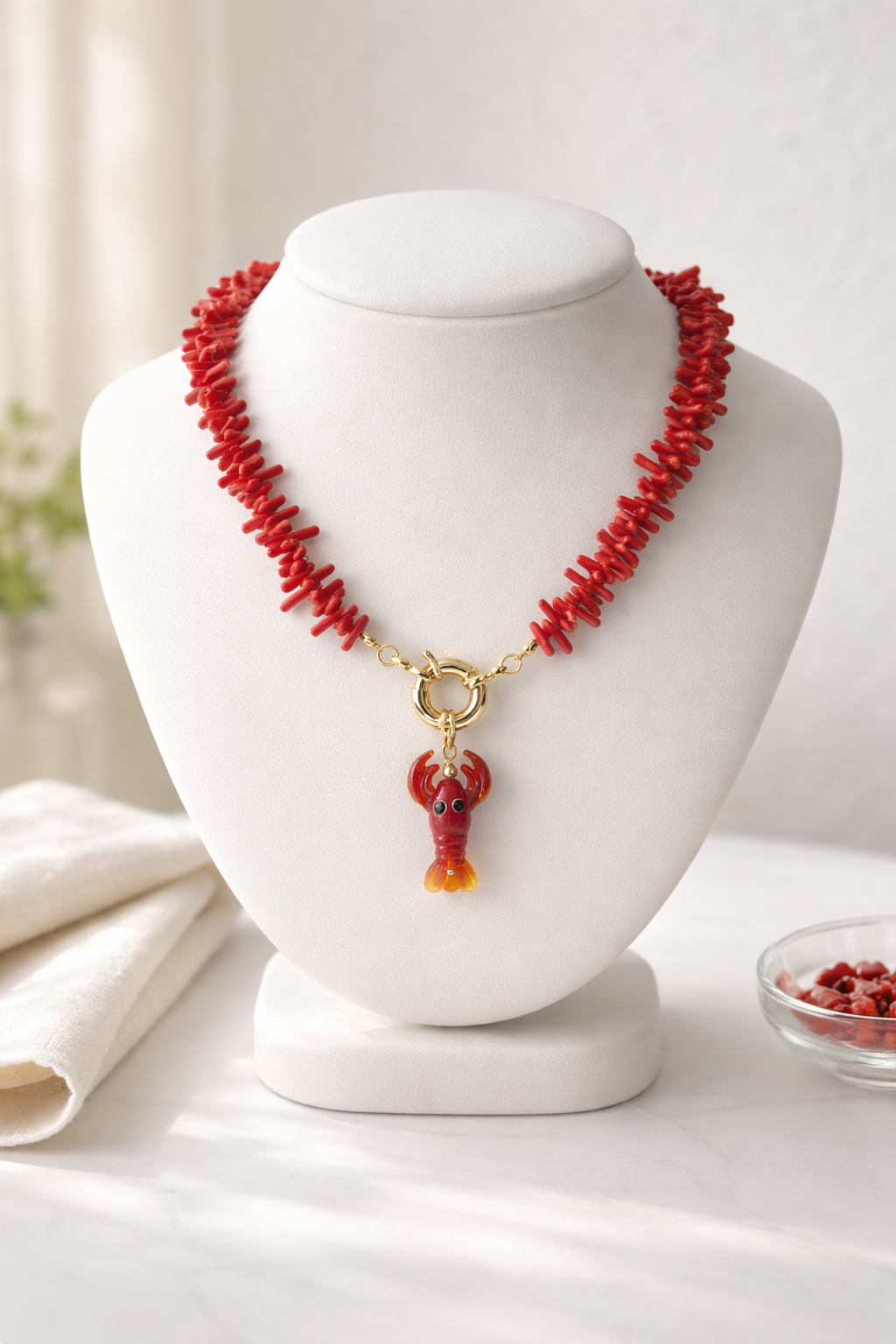 A Collar Coral rojo con dije de Langosta 🦞 en arte murano