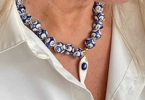 A Collar en cerámica africana con dije de Pez o sin dije