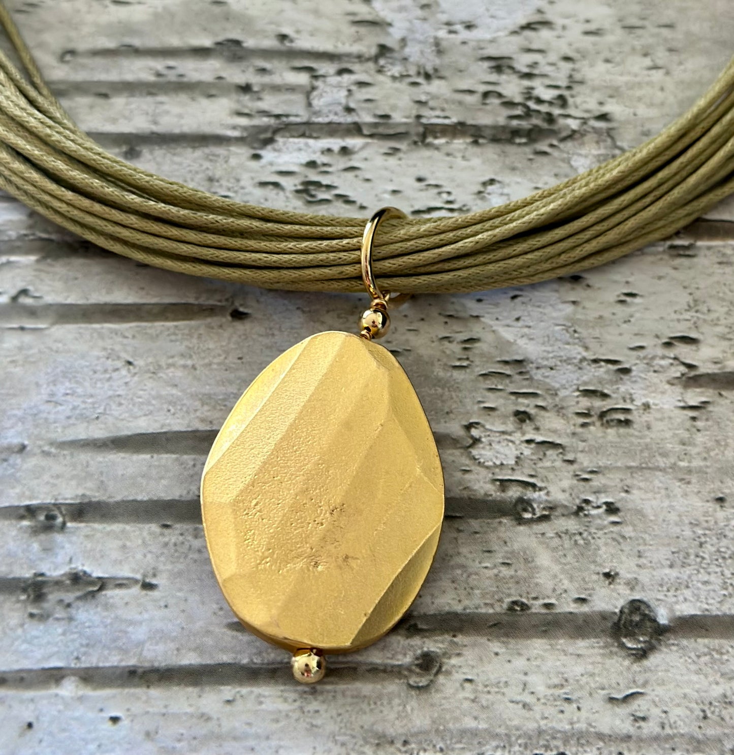 X- Collar en mecatillo verde