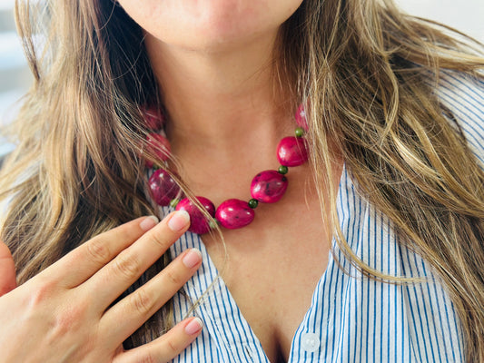 A Collar de Tagua y Ágatas